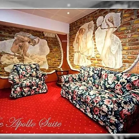 Legends Chambers By Grand Pier Boutique 3*