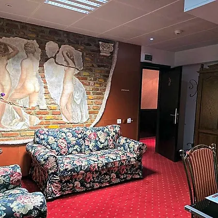 Legends Chambers By Grand Pier Boutique 酒店 3*