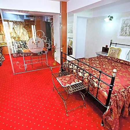酒店 Legends Chambers By Grand Pier Boutique 布加勒斯特